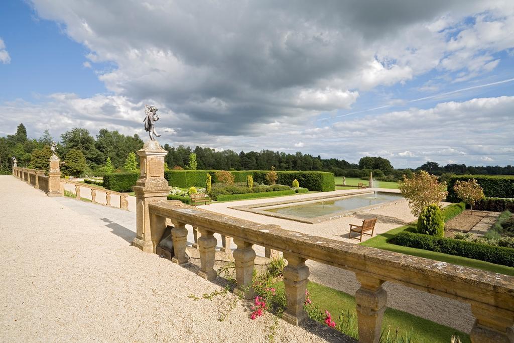 Eynsham Hall Witney Exterior photo